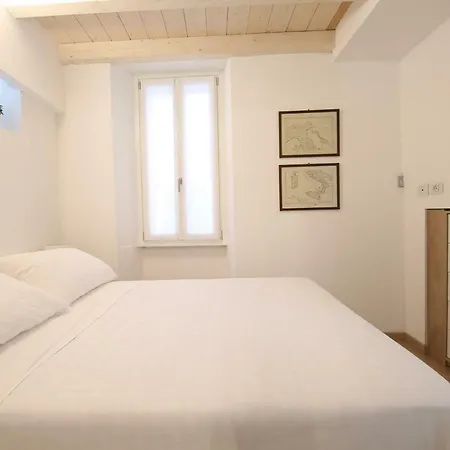 Palazzo Barindelli Bianca *