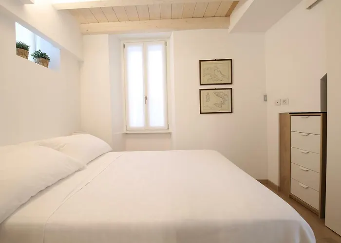 Palazzo Barindelli Bianca *